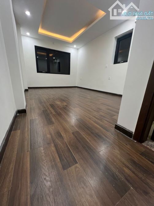 Bán nhà phố Giang Văn Minh, căn góc, 42m2, thang máy, ô tô đỗ cửa, giá 14,6 tỷ - 1