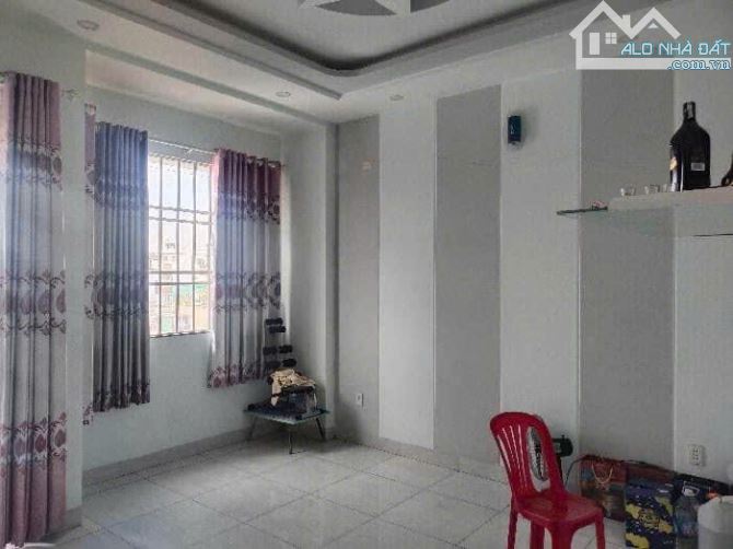 BÁN NHÀ 4 TẦNG NGAY NGÃ TƯ BỐN XÃ DIỆN TÍCH KHỦNG 96M2 NỞ HẬU TÀI LỘC HẺM XE HƠI 6M QUAY Đ - 1