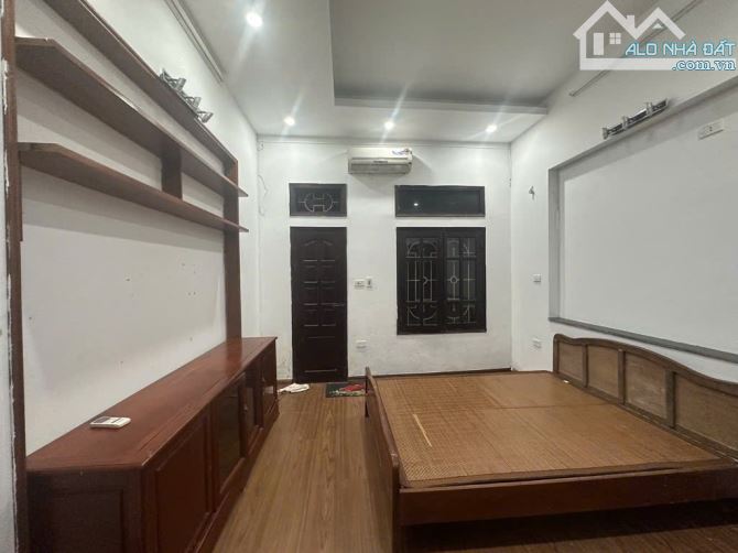 BÁN NHÀ LA KHÊ HÀ ĐÔNG NHÀ TỰ XÂY TÂM HUYẾT , 2 THOÁNG , DT : 40M2 , GIÁ : 5,45 TỶ . - 1