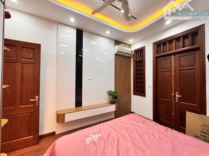 NHỈNH 8 TỶ - NHÀ ĐẸP QUAN HOA CẦU GIẤY, SẴN Ở NGAY, 40M2 4 TẦNG 4 PHÒNG NGỦ, GẦN PHỐ, OTO - 13