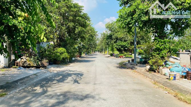 Bán đất biệt thự mặt đường Phạm Đôn Lễ gần chợ Thạnh Mỹ Lợi Quận 2 (200m2) 110 tr/m2 - 2