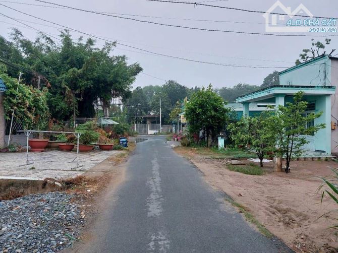 BÀ CHỊ GỬI BÁN LÔ ĐẤT 173 M2 - GIÁ CHỈ 1 tỷ 150 TRIỆU - BẾN XE CỦ CHI - GỌI CHO EM XEM ĐẤT - 2