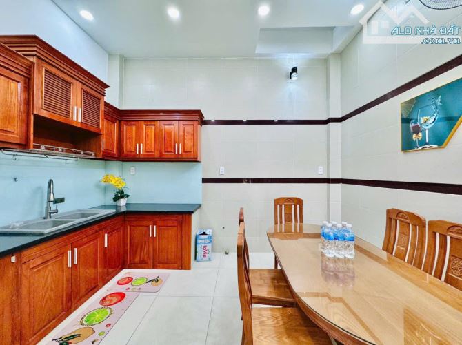 Nhà siêu đẹp 3 tầng 50m2 chỉ 2.35 tỷ đường Nguyễn Thị Nhuần, Q12. Gần sân banh An Lộc - 2