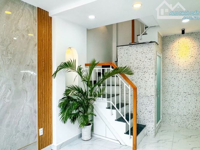 Siêu phẩm 4 tầng HXH Hoàng Hoa Thám P6, DTSD 120m2, GIẢM CÒN 4.9 tỷ - 2