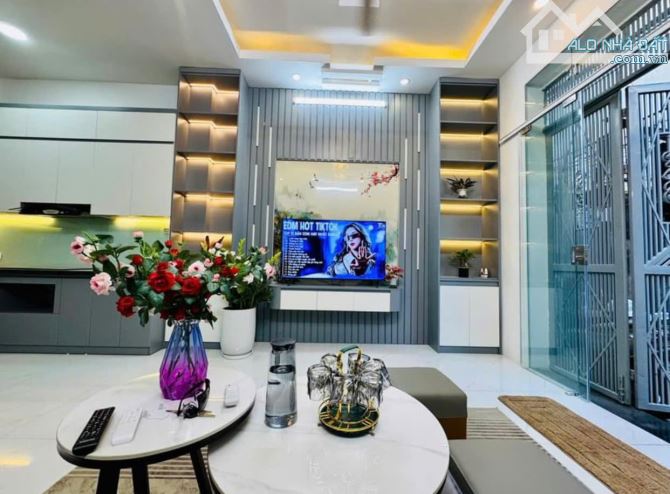 BÁN NHÀ 4 TẦNG, GIÁ 3.15 TỶ 36m2, Ô TÔ ĐỖ CỔNG, GẦN TRƯỜNG C1 BIÊN GIANG - 2