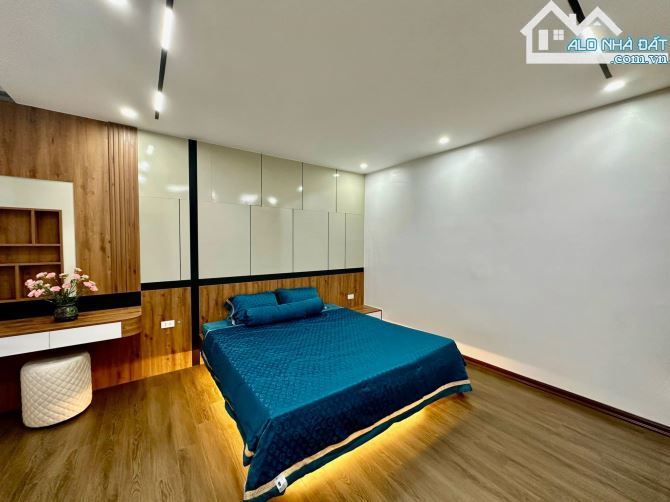 Phố Khương Hạ - Thanh Xuân - 41m2 x 5T - Ô Tô Đỗ Cửa - Dừng Đỗ - MT 4m - Gía 7x tỷ - 1