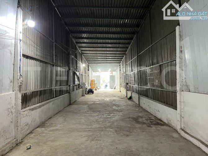 Kho xưởng 350m² mặt tiền đường Hoàng Quốc Việt - 2