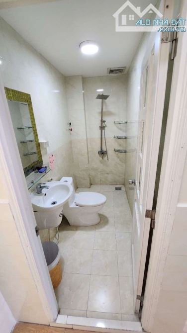 Nhà khu cư xá nguyễn trung trực 3 Tháng 2, phường 12, quận 10. DT ngang 6 x 20m. 23 tỷ - 3