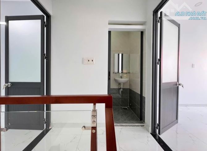 Cần Bán Nhanh nhà  Đ. Hoàng Hoa Thám 2PN 2WC 42m2, Giá 2tỷ360, đã có sổ hồng, hẻm 4m - 3