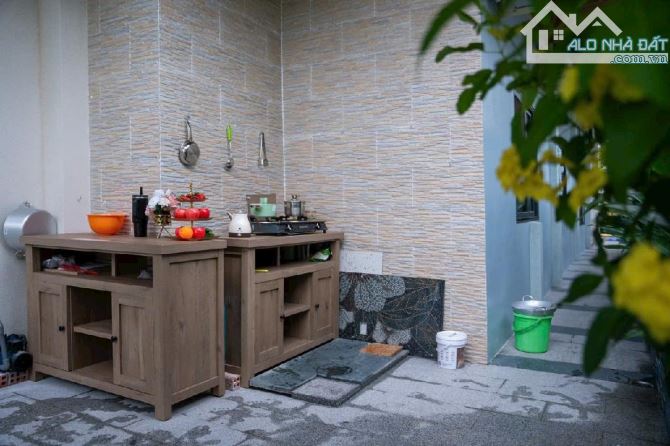 Hiếm có BIỆT THỰ sân vườn CỰC ĐẸP Hà Huy Giáp dài 35m 275m2 vài bước tới Gò Vấp 9.6 Tỷ - 3