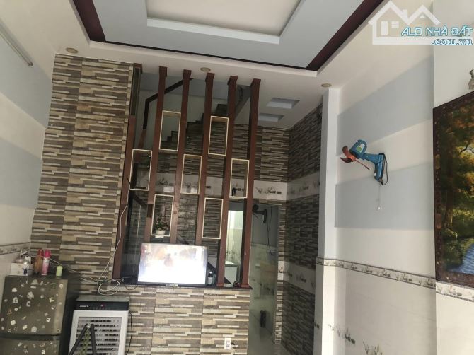 4 Tầng Cách Mạng Tháng Tám quận 10 39m2 chỉ 3.9 tỷ - 4