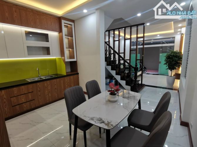 Phố Khương Hạ - Thanh Xuân - 41m2 x 5T - Ô Tô Đỗ Cửa - Dừng Đỗ - MT 4m - Gía 7x tỷ - 3