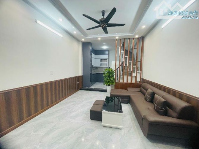 Phố Trương Định -NHÀ ĐẸP -GIÁ RẺ - TIỆN ÍCH NGẬP TRÀN DT 40m2 -5 TẦNG -3 Ngủ -GIÁ HƠN 6 tỷ