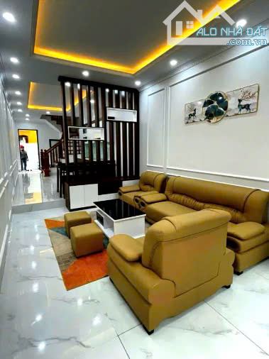 Ngọc Thuỵ Long Biên phân lô quân đội, ô tô đỗ cửa, nở hậu 43m2 giá 7.9 tỷ