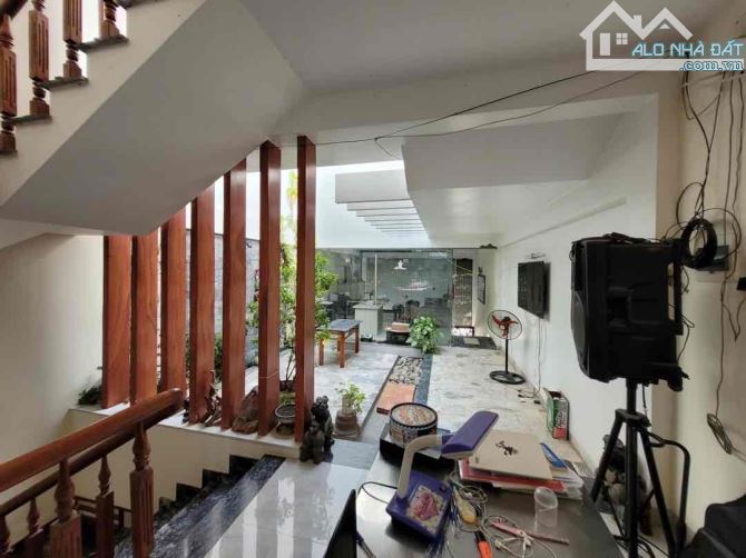 Bán Gấp Nhà mặt Tiền Dt 100M2_Ngang 5M_3 Tầng _Đường 7.5M Đường Kỳ Đồng Chỉ 8.5 Tỷ