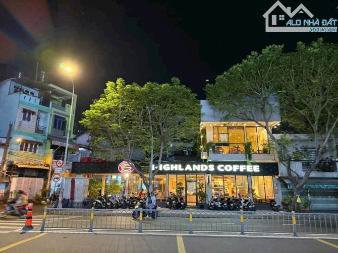 Góc 2MT Nguyễn Văn Luông, Q6 - 2 tầng, 18.5x20.8m, Giá 70 Tỷ TL