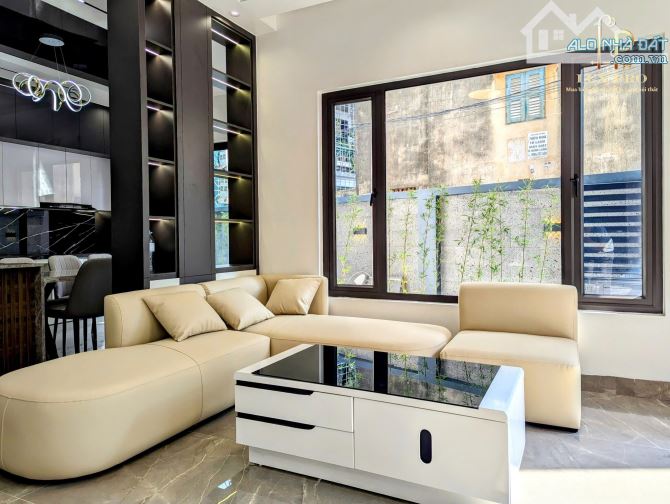 Mở bán siêu phẩm 4 tầng đường Nguyễn Công Trứ, dt 70m2, kinh doanh tốt