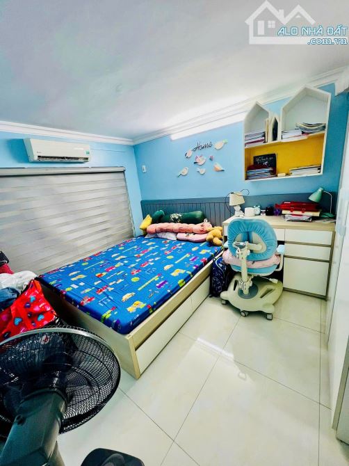 BÁN NHÀ MINH KHAI - 30M2, 4 TẦNG, LÔ GÓC, 3 GÁC ĐỖ CỬA, FULL NỘI THẤT, HIẾM