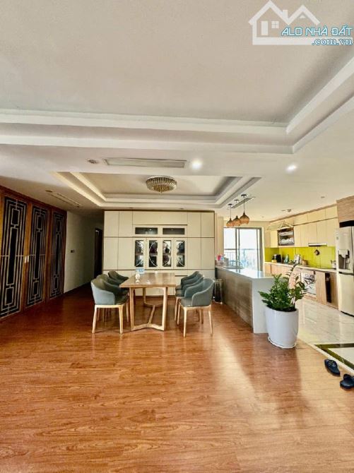 SIÊU HIẾM Metropolis Liễu Giai 80m² -đẳng cấp - Full nội thất sang trọng, chỉ 27 triệu