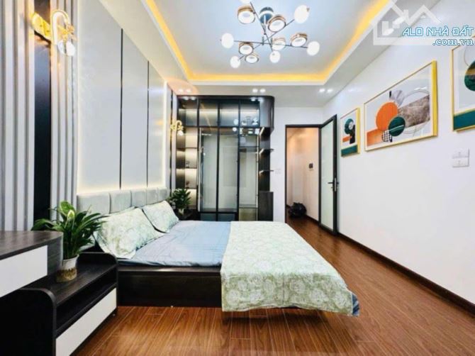 Bán GẤP nhà Hoàng Văn Thái, NỘI THẤT ĐẸP, ở ngay, 38m2, 7.45 tỷ, thoáng sáng, RẤT GẦN PHỐ