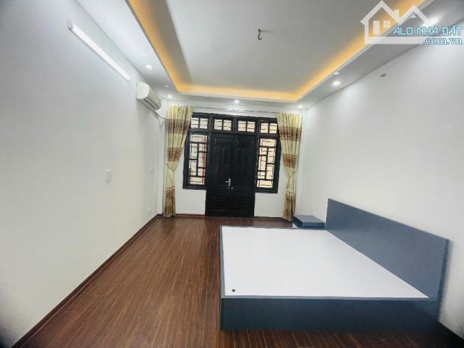 Phố Trương Định -NHÀ ĐẸP -GIÁ RẺ - TIỆN ÍCH NGẬP TRÀN DT 40m2 -5 TẦNG -3 Ngủ -GIÁ HƠN 6 tỷ - 1