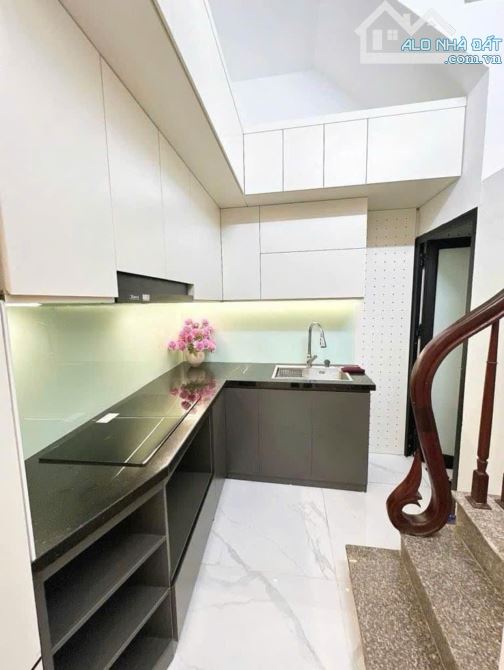 Bán nhà hẻm 5m đường Vạn Kiếp, Bình Thạnh, 40m² SHR 1T3L, m Chỉ Có 2.4 tỷ lại sẵn HDT 10Tr - 1