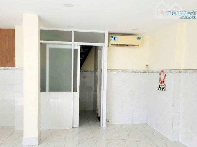 Cho thuê mặt bằng + lửng 70m2 đường Đặng Văn Sâm, Tân Bình - 1