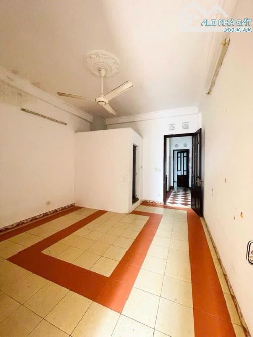 NHÀ 4T PHÂN LÔ Ô TÔ TRÁNH VỈA HÈ GẦN NGOẠI GIAO ĐOÀN PHỐ XUÂN LA TÂY HỒ 70M2 MT 4.2M 20 TỶ - 2