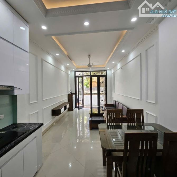 NHÀ NGỌC TRÌ MỚI ĐẸP,  Diện Tích 30m2 5tầng - 2