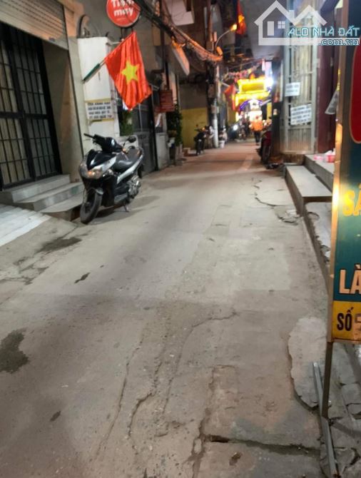 VĨNH TUY , DÂN XÂY , OTO ĐẬU CỬA ,MẶT NGÕ KINH DOANH 42M 4 TẦNG CHỈ NHỈNH 7 TỶ