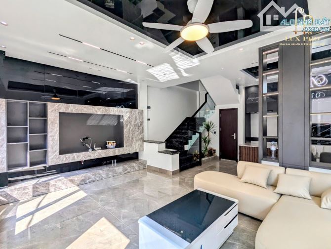 Mở bán siêu phẩm 4 tầng đường Nguyễn Công Trứ, dt 70m2, kinh doanh tốt - 3