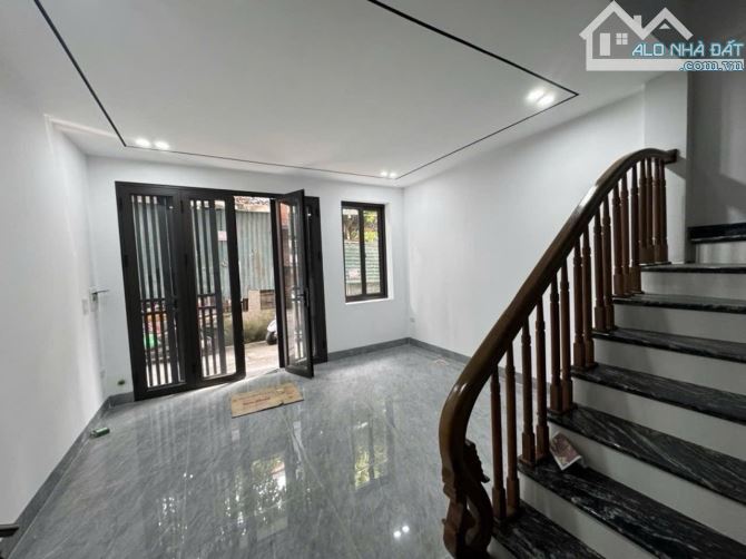 👉BÁN NHÀ BÁT KHỐI.MỚI ĐẸP 30M2- NGÕ NÔNG -TẶNG NỘI THẤT CƠ BẢN -GIÁ ĐẸP NHƯ NHÀ 5.6tỷ. - 3