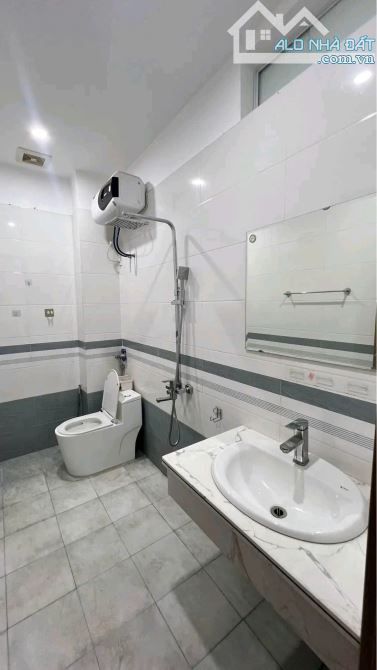 Cho thuê nhà mới tinh tại Thiên lôi- Nguyễn Văn Linh cực đẹp, 70 M2, 4 T, 4 NGỦ FULL, 12tr - 3