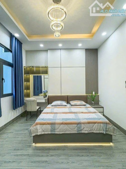 CẢ 3 THẾ HỆ ẤM NO nếu BẠN MUA NGAY NHÀ MẶT TIỀN gần SÔNG HÀN này: 72m² 5 TẦNG 12 PHÒNG - 4