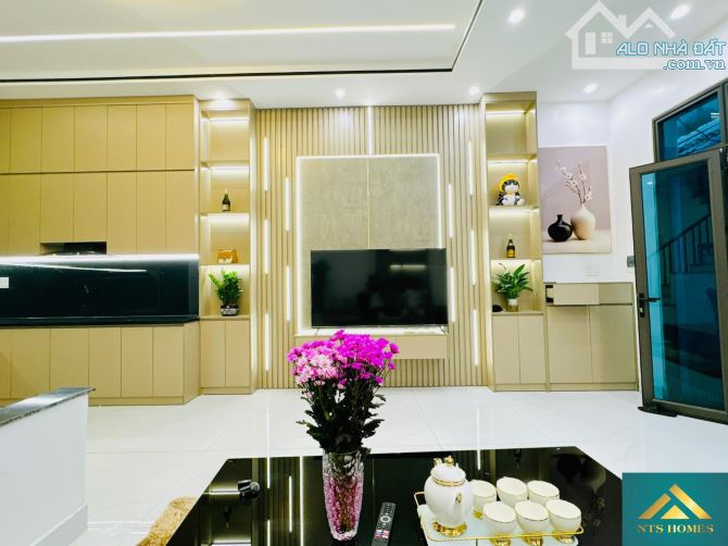 Bán nhà mặt Ngõ Nghĩa Tân  30m2 , 4 tầng , mt 3,8m, ô tô kinh doanh, giá nhỉnh 8 tỷ - 5