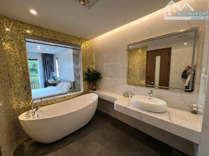 Bán nhà việt hưng 50m² , mt 4,5m , 7 tầng giá 13,2 tỷ thang máy , gara ôtô kinh doanh . - 5