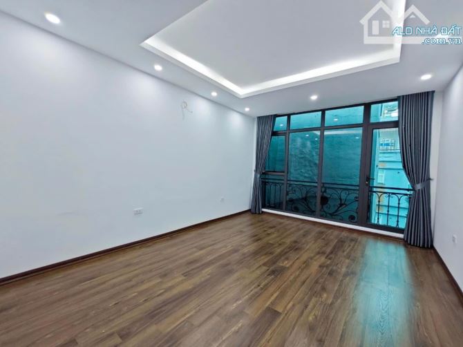 BÁN NHÀ ĐỊNH CÔNG THƯỢNG - HOÀNG MAI Ô TÔ LÙI TẬN CỬA DT: 40M2- 5 TẦNG - GIÁ 6.9 TỶ - 6