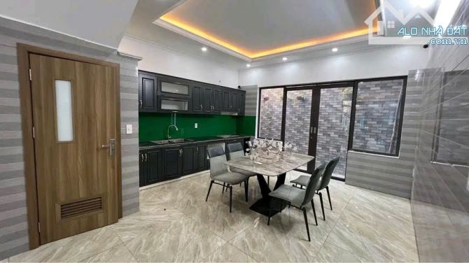 Cho thuê nhà mới tinh tại Thiên lôi- Nguyễn Văn Linh cực đẹp, 70 M2, 4 T, 4 NGỦ FULL, 12tr - 8