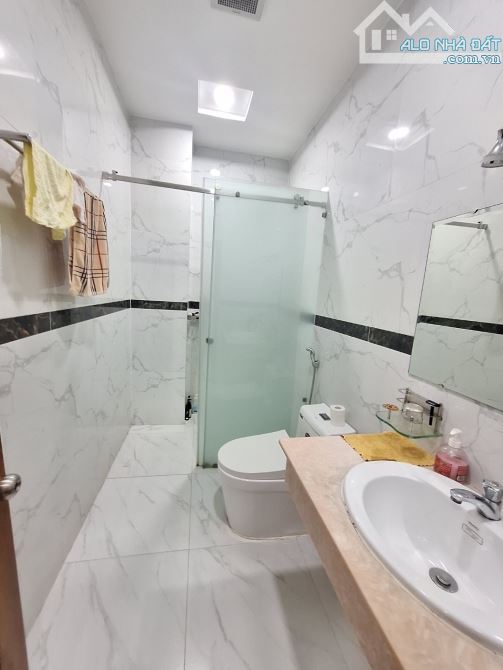 Lê Văn Việt - 137m2(5x27,5) - nhà mới Chỉ 15tỷ