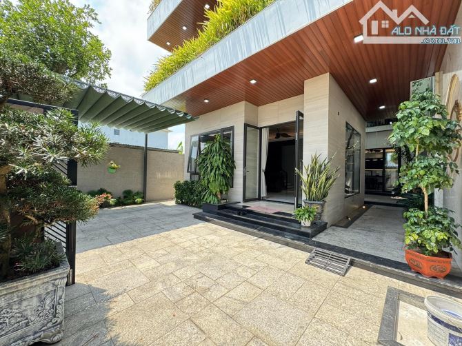 ⭐⭐⭐BÁN BIỆT THỰ 4 TẦNG NGUYỄN ĐÌNH THI - VIEW SÔNG 300M2 GIÁ 24,5 TỶ
