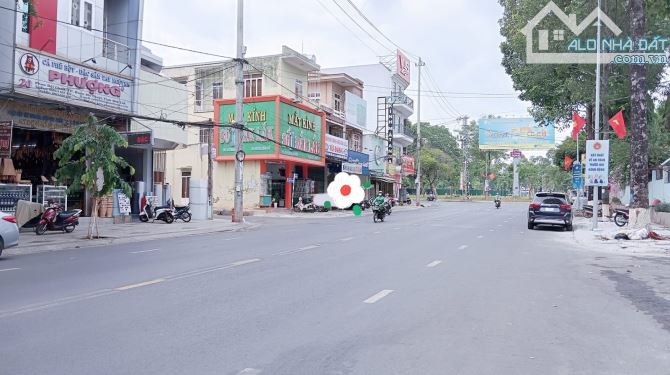 "HÀNG VIP" 🎄NHÀ 3 TẦNG (7.9m x 11m) NGAY NGÃ 4 PHAN BỘI CHÂU VÀ PHAN CHU TRINH