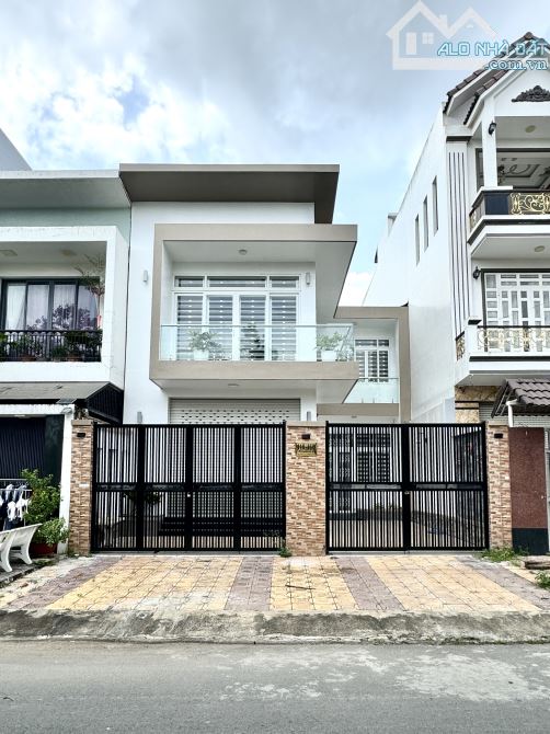 BIỆT THỰ KHU HỒNG PHÁT 9x20 - KẾ CÔNG VIÊN CÁCH TRẦN HOÀNG NA 100m GIÁ 11,2 TỶ