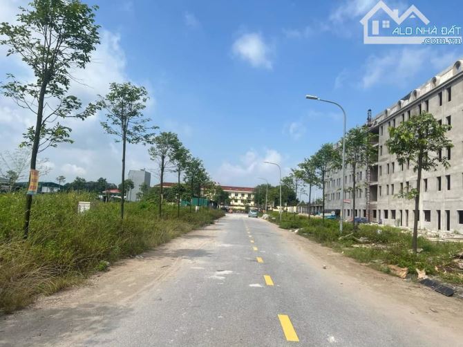 Cần bán lô đất gần NOXH thuộc làn 2 Ql1A thuộc 4,6ha TTLim, Tiên Du, BN. Giá chỉ 4,9 tỷ