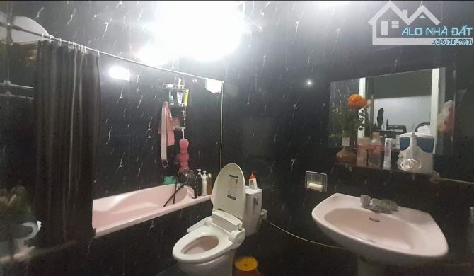 Bán nhà Trần Nguyên Hãn, Cát Dài, Lê Chân,  3 tầng, 72m2, 17 tỷ.