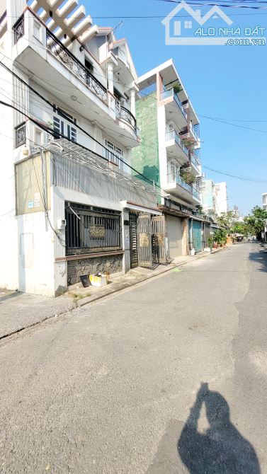 Nhà 7x15m Đúc 2 Lầu Gốc 2 Mặt Tiền Hẻm Đường Nguyễn Thị Sáu Hóc Môn Giá 6.9 Tỷ, SHR