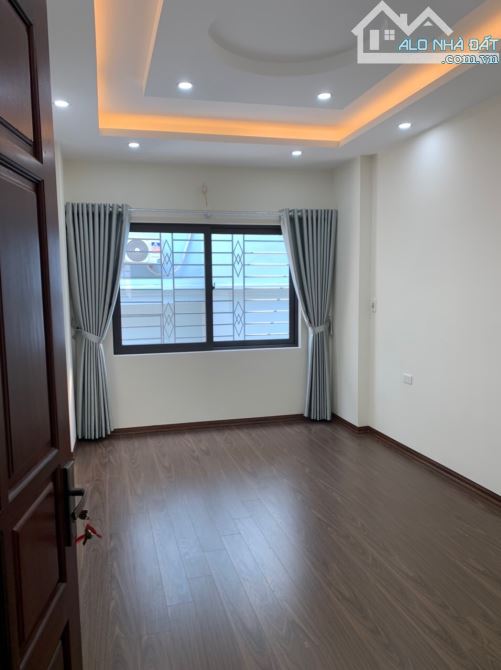 Bán nhà đường Trường Chinh, Ngã Tư Sở quận Đống Đa, 40m2, 5 tầng, 6 ngủ, lô góc, 8,1 tỷ