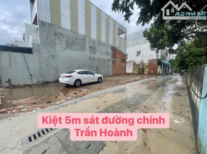 Bán cặp đất kiệt 5m đường Trần Hoành nở hậu cực đẹp - sát đường - Giá chỉ hơn 2 tỷ/lô