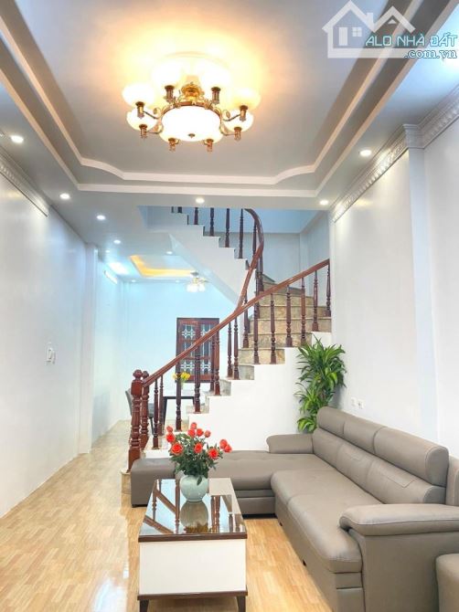 TRUNG KÍNH nhà đẹp full nội thất ở ngay, 52m2*5T, ô tô, kd chỉ với 10.1 tỷ