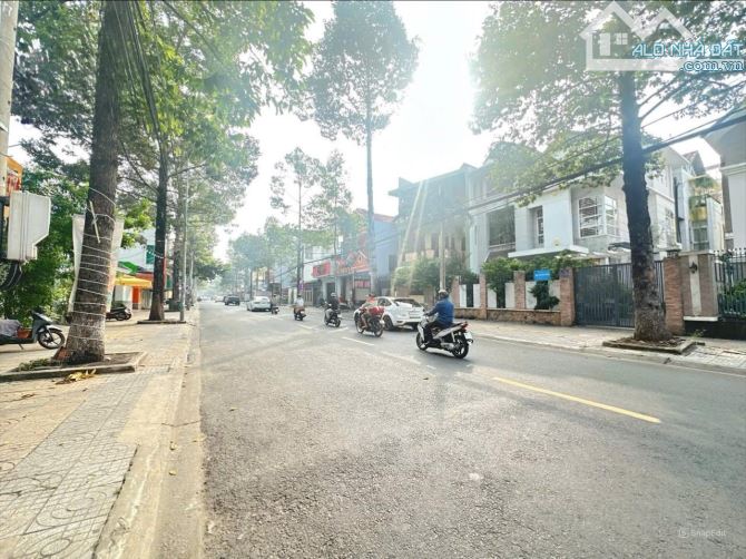 Giá đang ngộp 24 tỷ. Bán nhà mặt tiền đường Trương Định-Tân Mai. 8x39m 310m. full thổ cư.