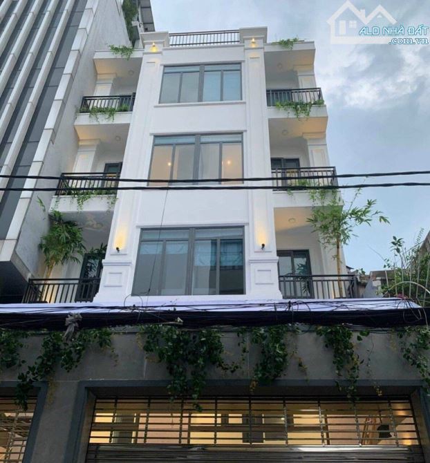 Bán Khách Sạn ngay BX miền đông, DT 10 x 32m, 5 Tấm, 40 Phòng Giá 37 tỷ bớt lộc